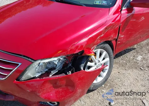 2011 Toyota Camry Xle V6 z USA, uszkodzony, nr VIN 4T1BK3EK5BU620929